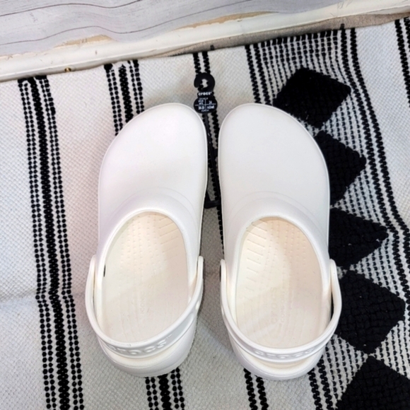 Crocs Specialist II Vent Clogs in White, sz 8 - Picture 8 of 15